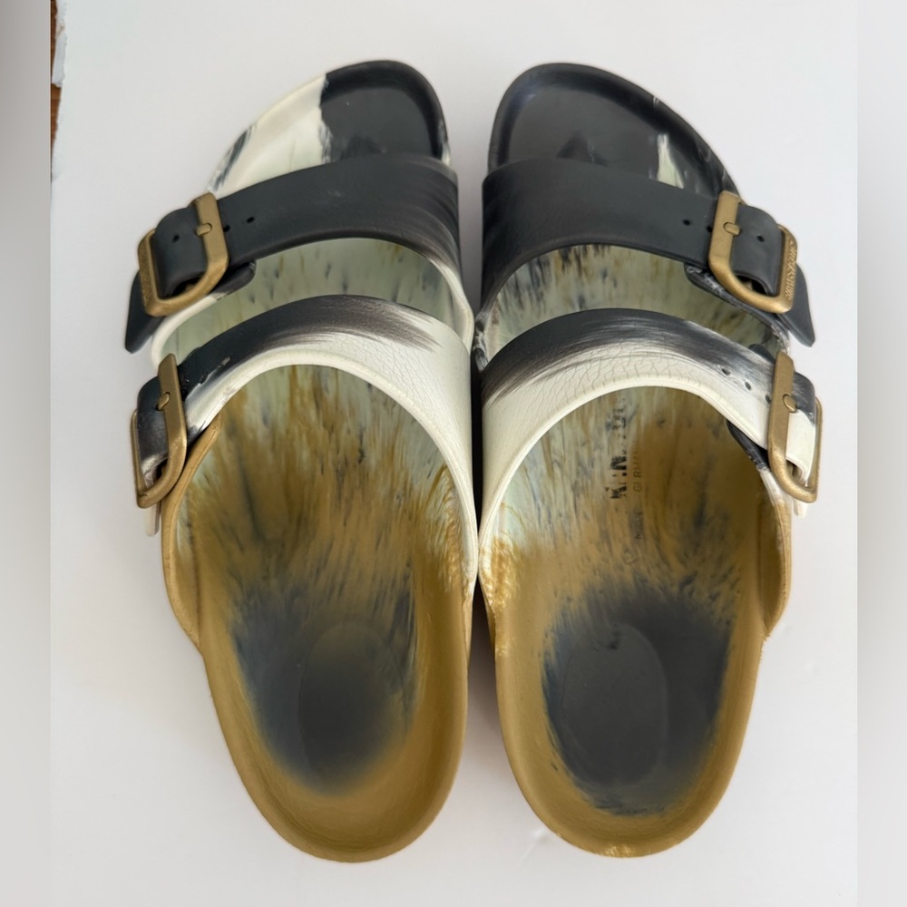Birkenstock Two-Tone Black and Cream Marbled Leather Sandals - Picture 4 of 9